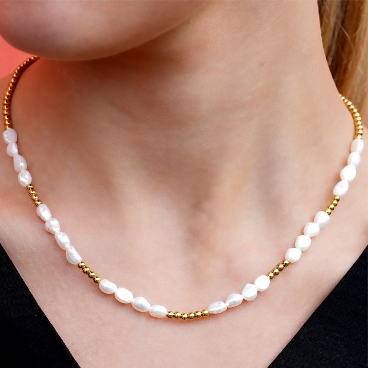 HELGA : Collier de perles et de billes de différentes formes et couleurs - Strands of Beauty