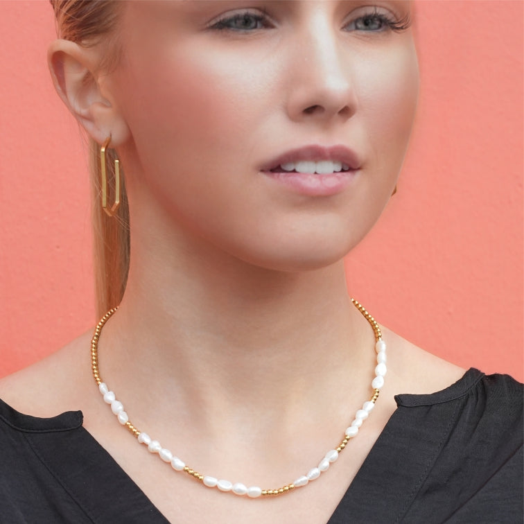 HELGA : Collier de perles et de billes de différentes formes et couleurs - Strands of Beauty