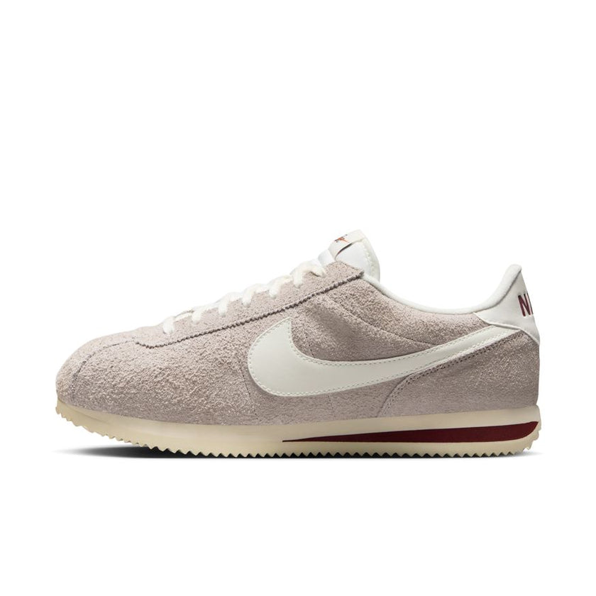 Nike Cortez SE Suede HF3142-001 (taille M)
