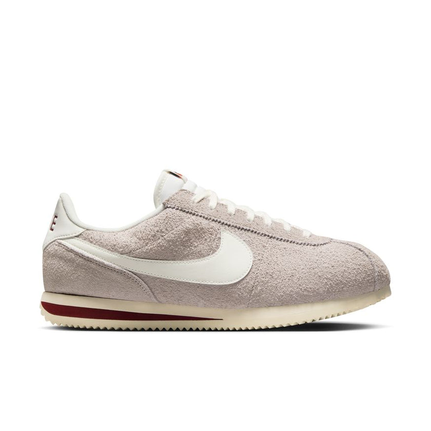 Nike Cortez SE Suede HF3142-001 (taille M)