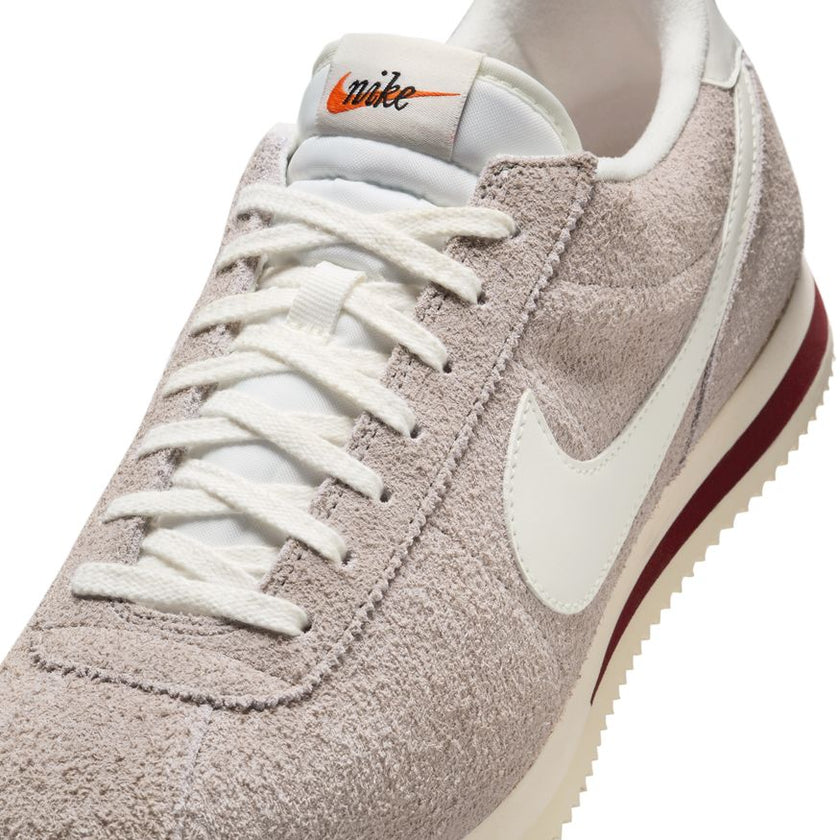 Nike Cortez SE Suede HF3142-001 (taille M)
