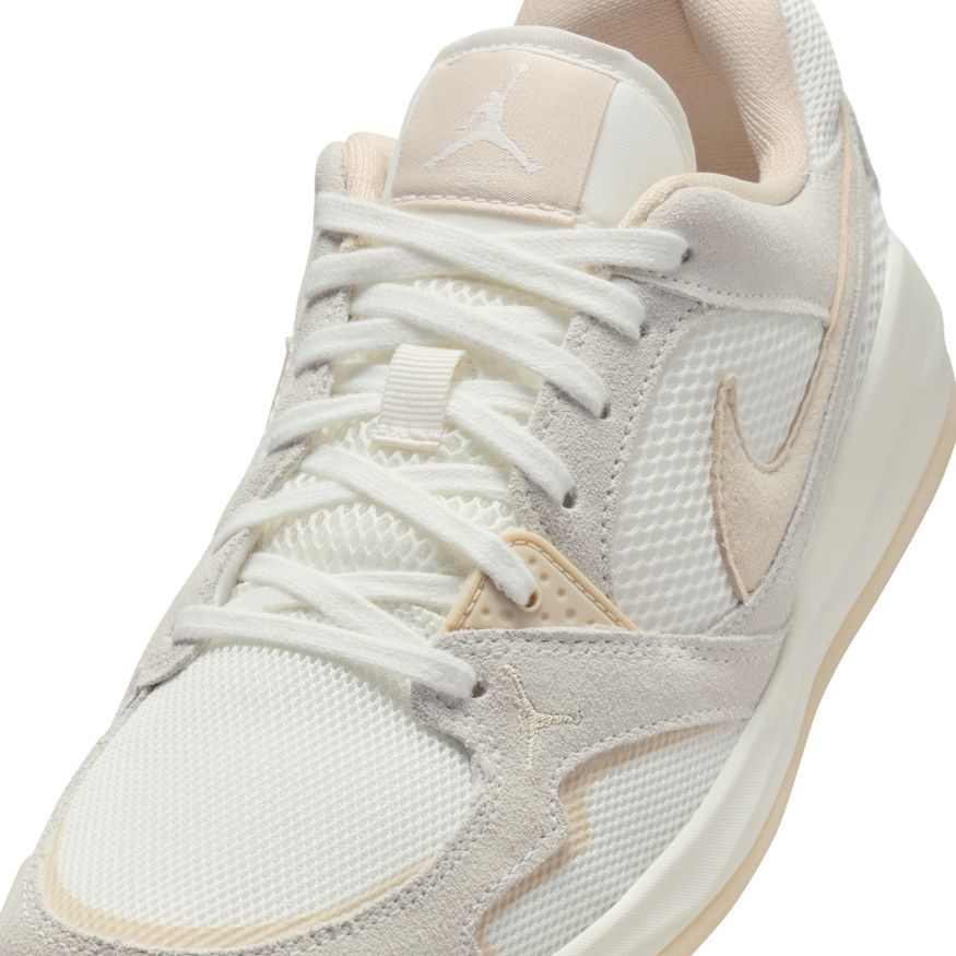 W Jordan CMFT Era HJ6778-102