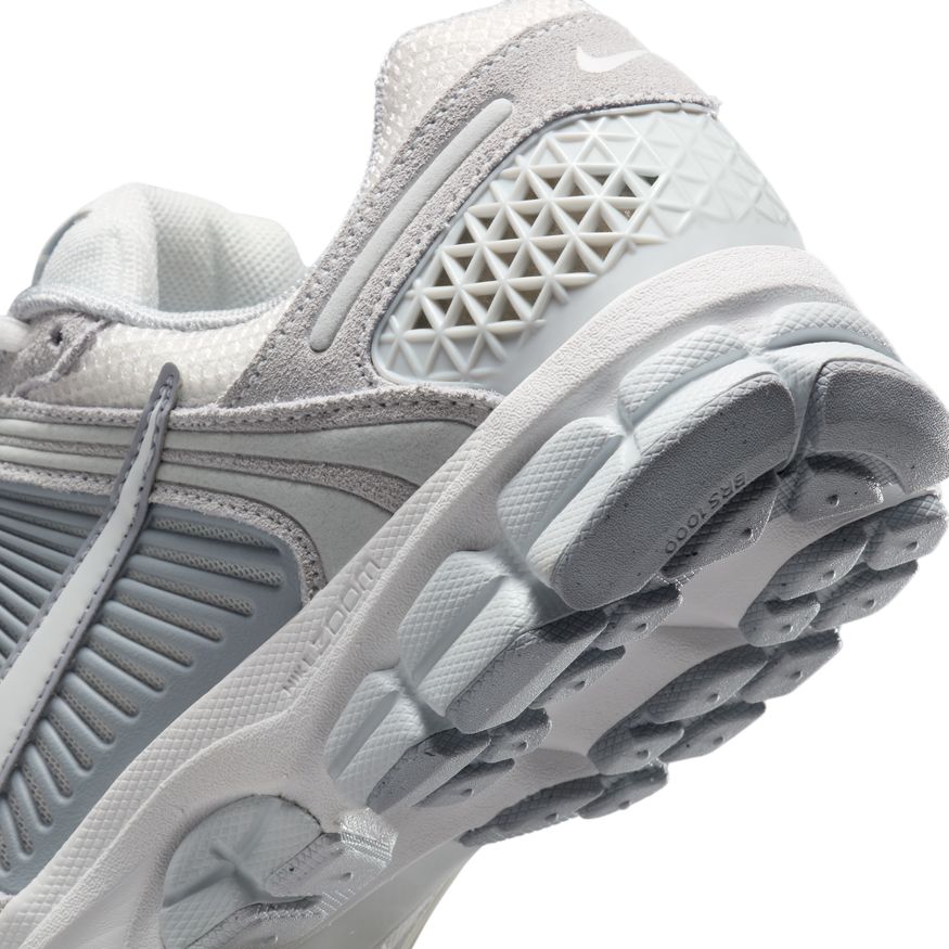 W Nike Zoom Vomero 5 HQ0458-001