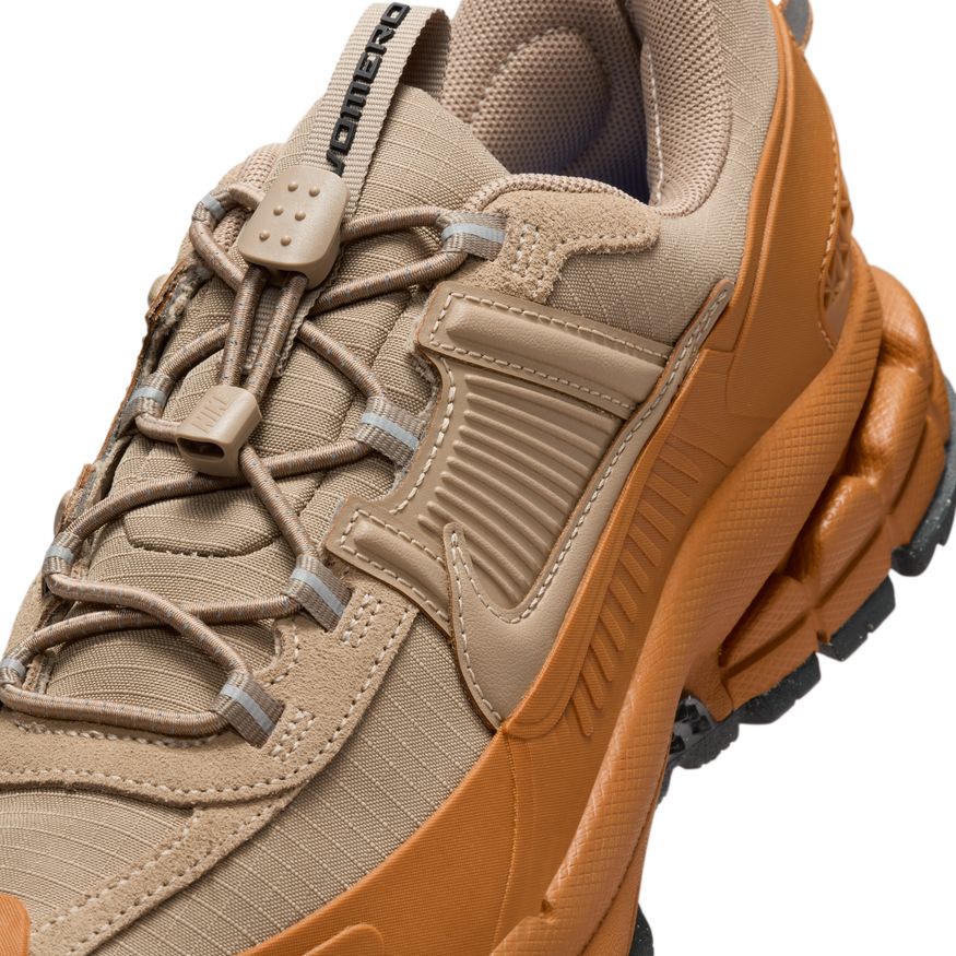 W Nike Zoom Vomero Roam HQ2181-200
