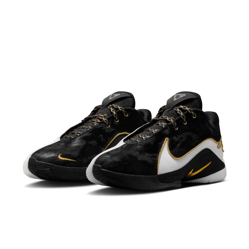 M LeBron XXII  