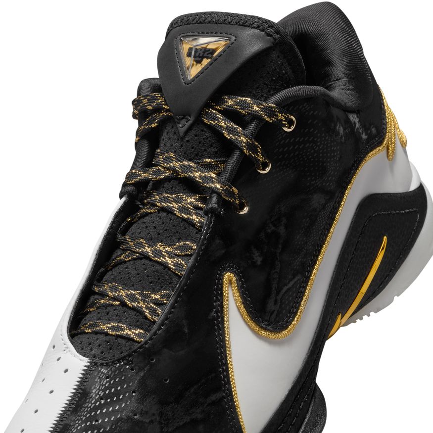 M LeBron XXII  