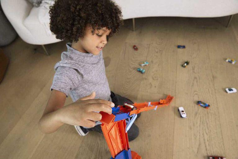 Hot Wheels - Air Drop Hauler