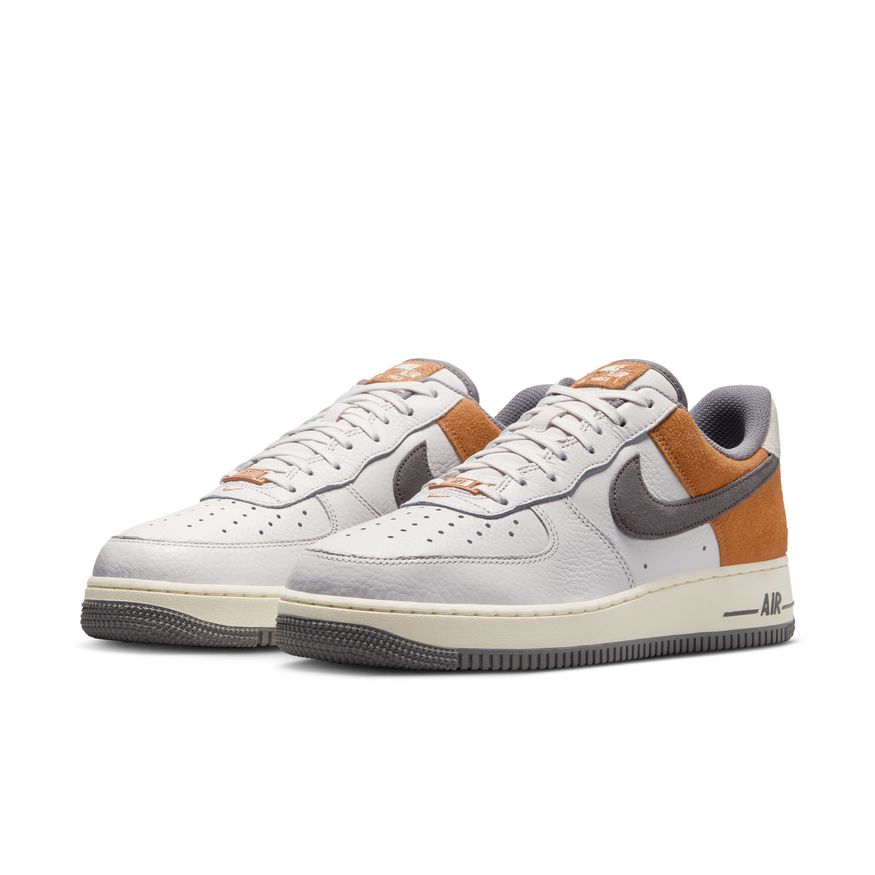Nike Air Force 1 '07 LV8 IB7718-030 (taille M)