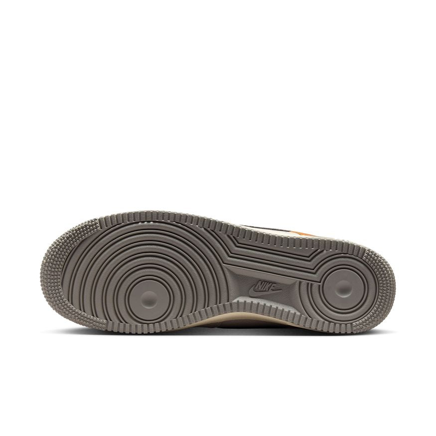 Nike Air Force 1 '07 LV8 IB7718-030 (taille M)