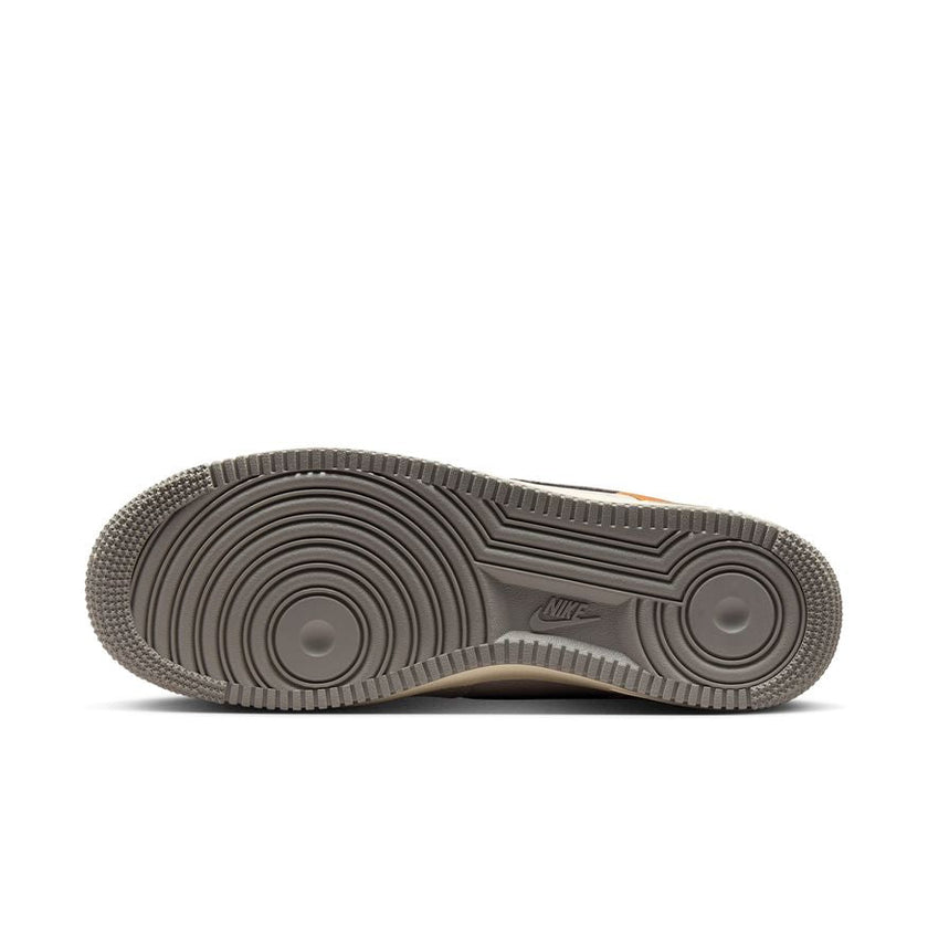 Nike Air Force 1 '07 LV8 IB7718-030 (taille M)