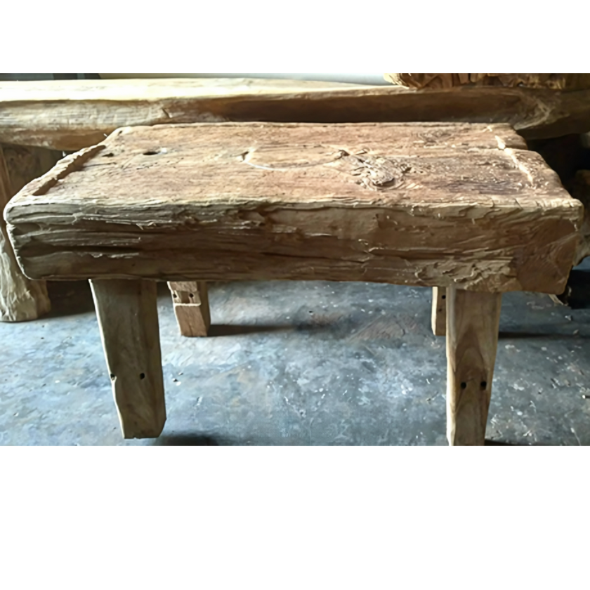 Table basse en bois exotique recyclé