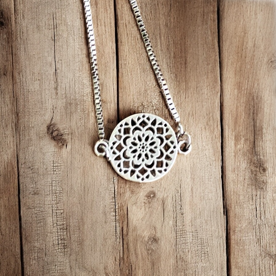 Adjustable Bracelet - Silver Medallion