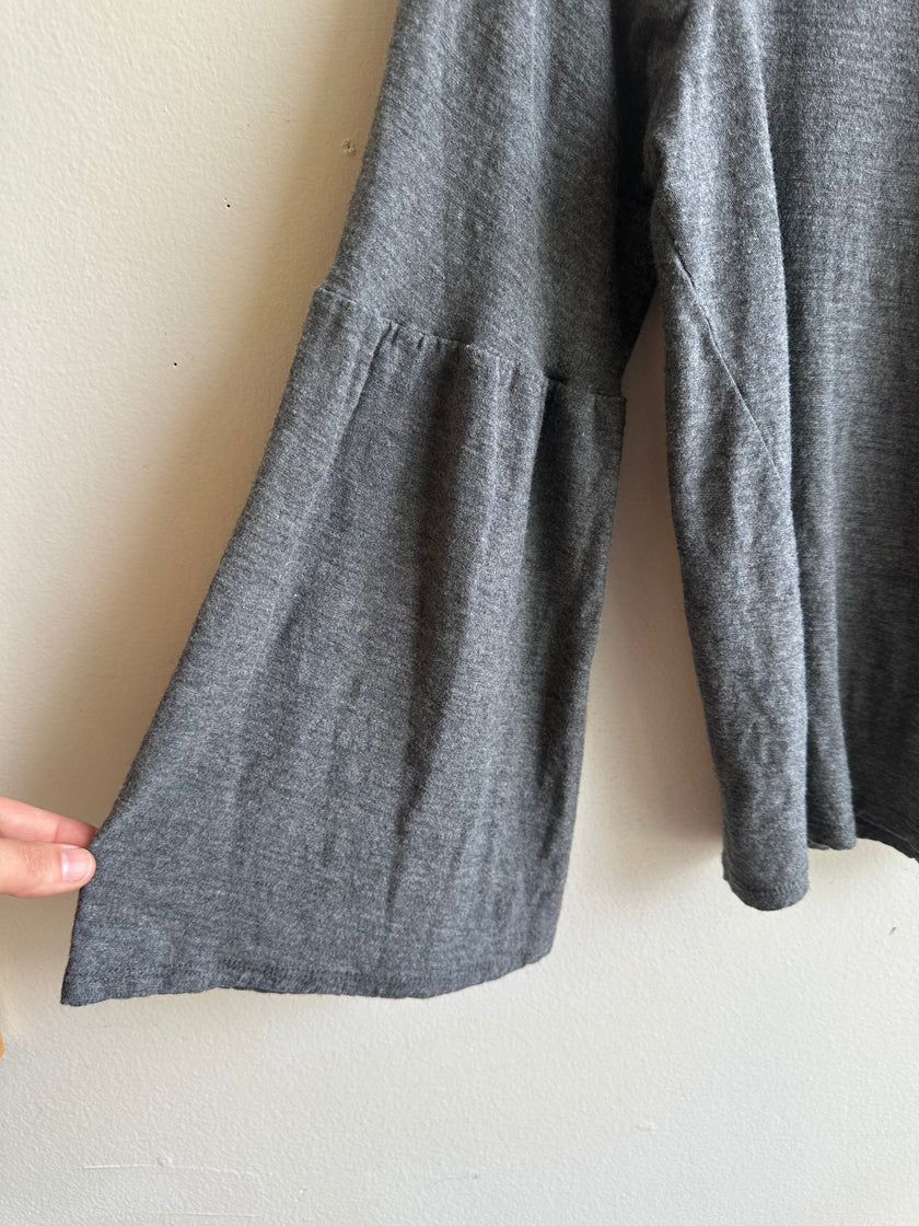 Charcoal Bell-Sleeve Knit Top by Two by Vince Camuto | Size XL