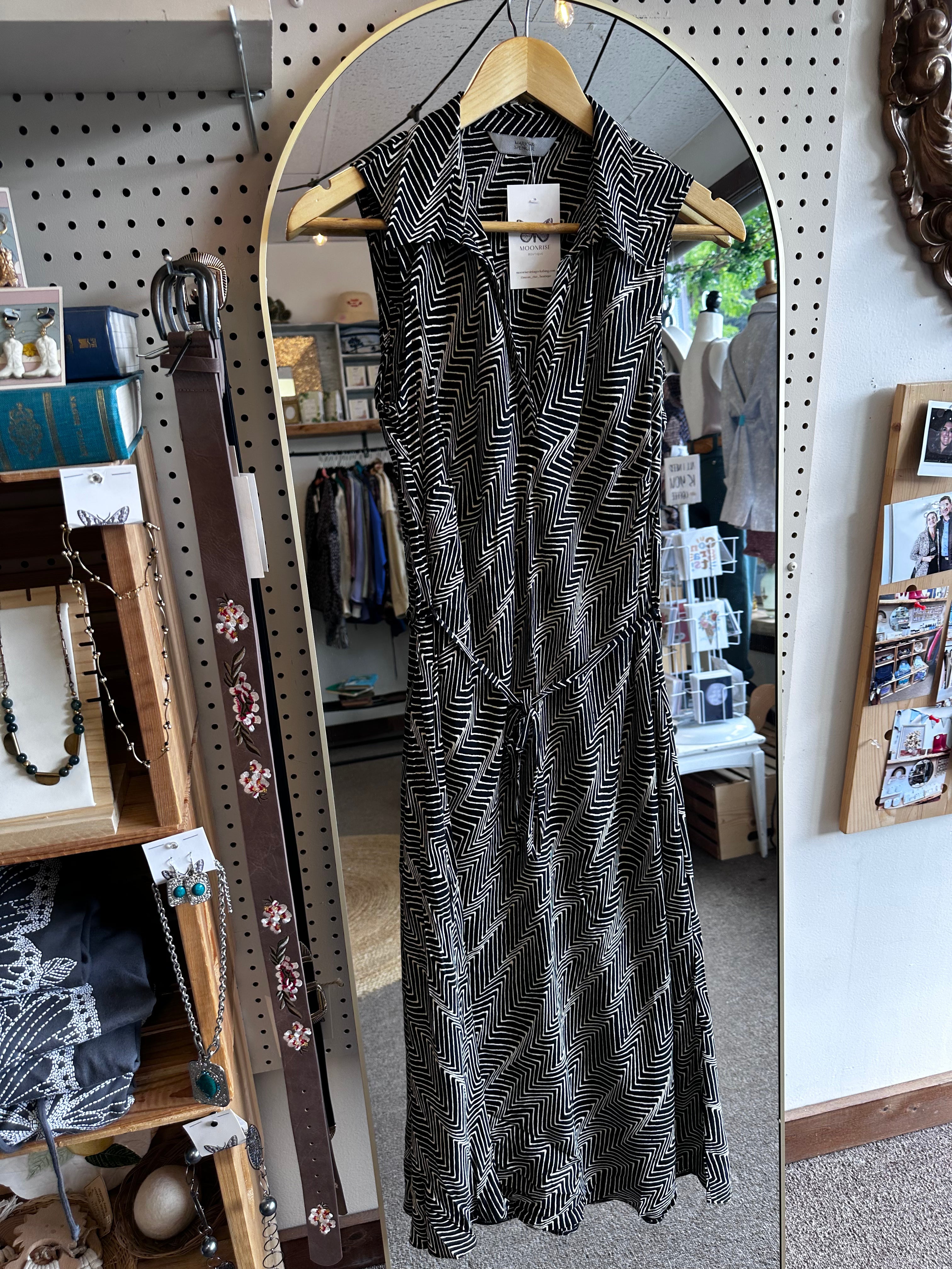 Vintage M&S Chevron Midi Shirt Dress – Size Medium
