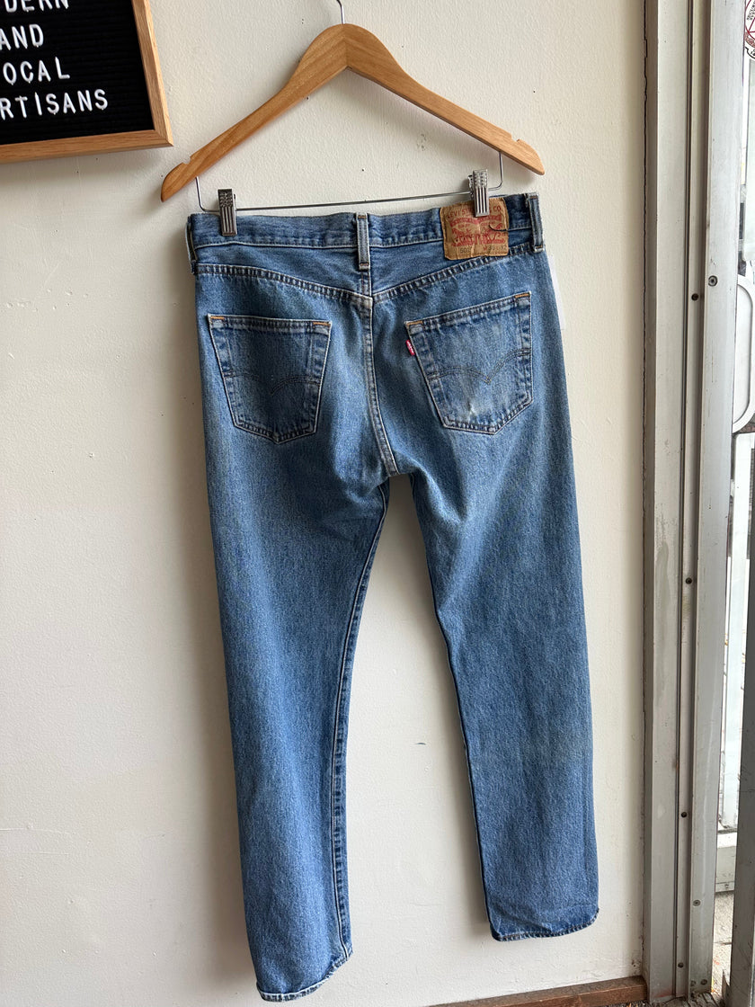 Vintage Levi’s Straight Leg Jeans – Classic Blue | Size 30