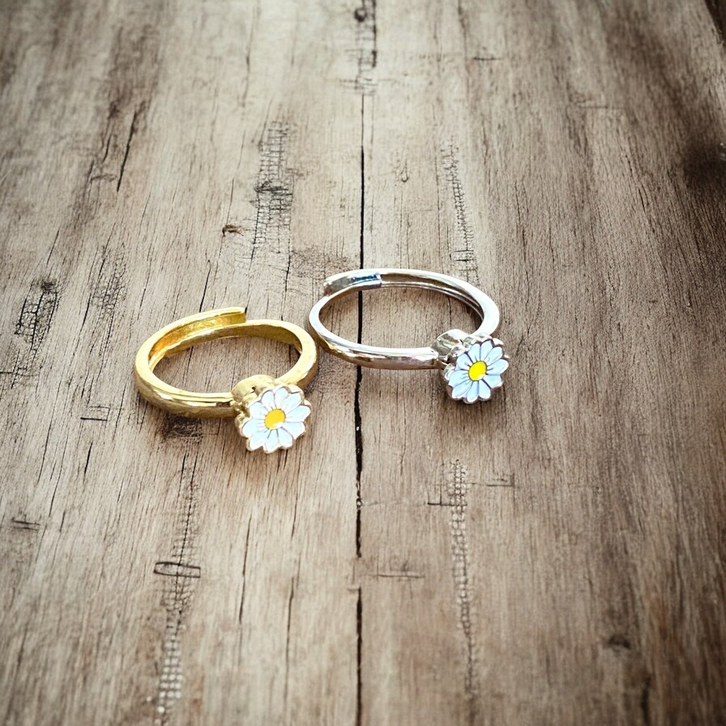 Daisy Fidget Ring – Adjustable Spinner Ring for Anxiety Relief