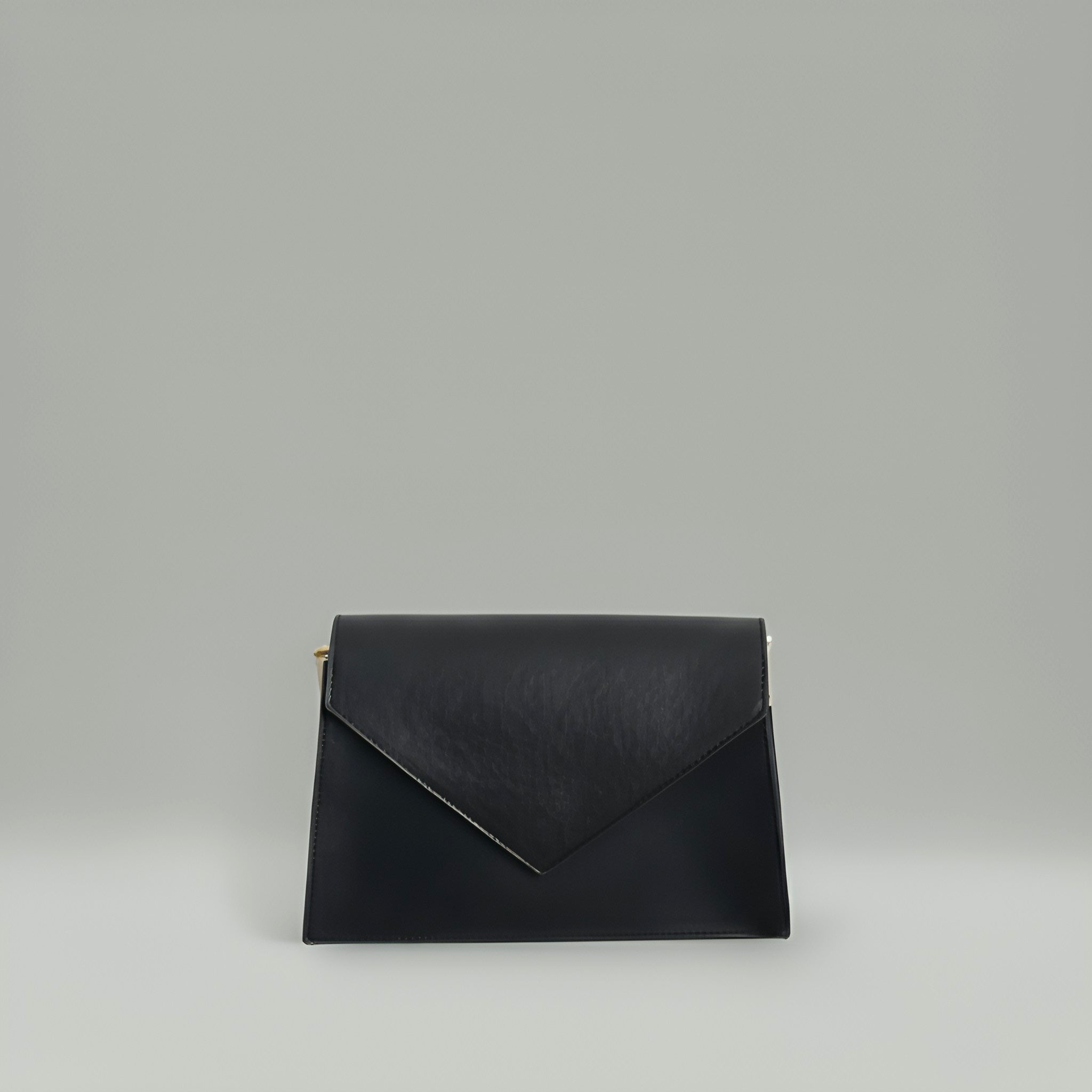 SOHO - Elegant Leather Envelope Crossbody Bag – Classic Black & Terracotta Brown