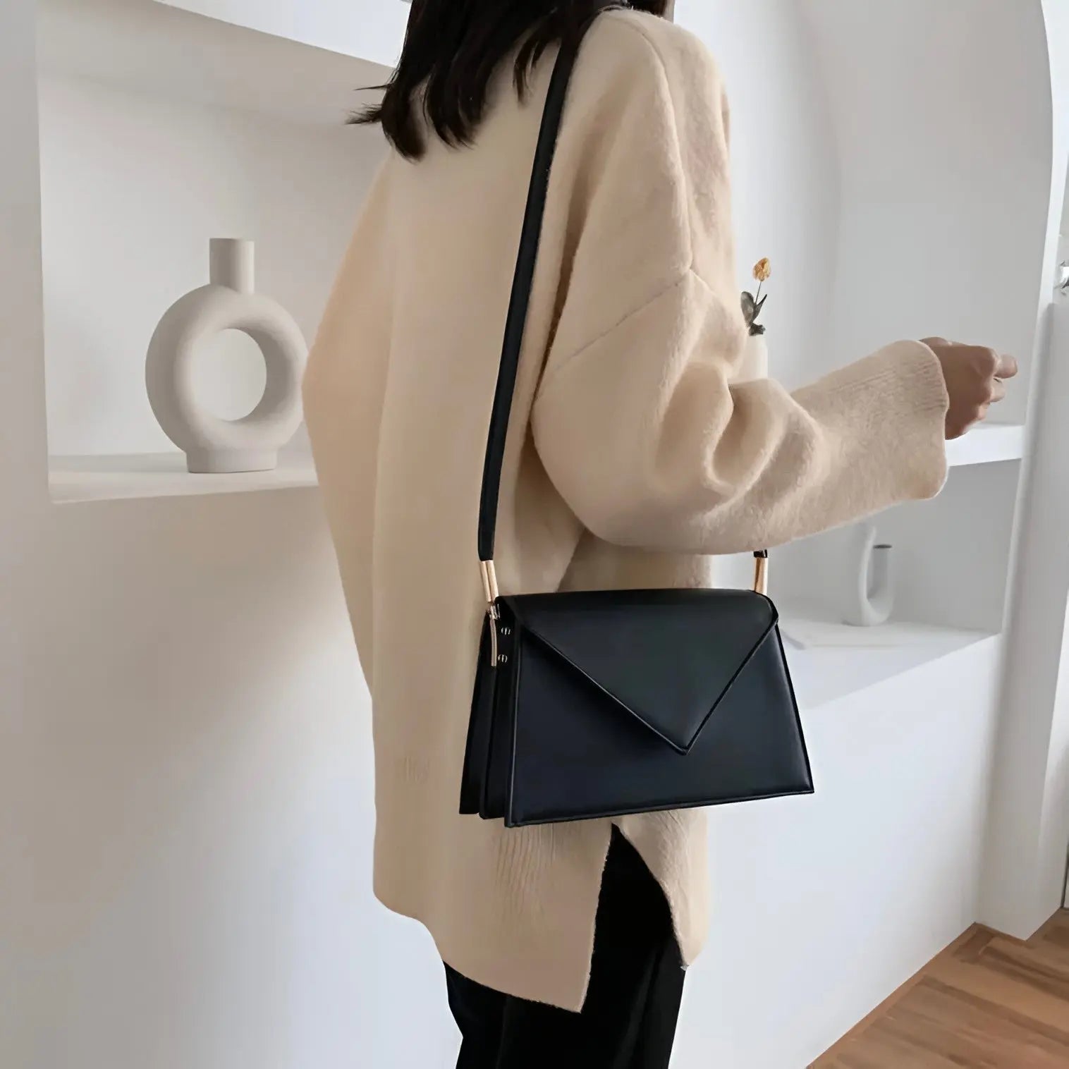 SOHO - Elegant Leather Envelope Crossbody Bag – Classic Black & Terracotta Brown