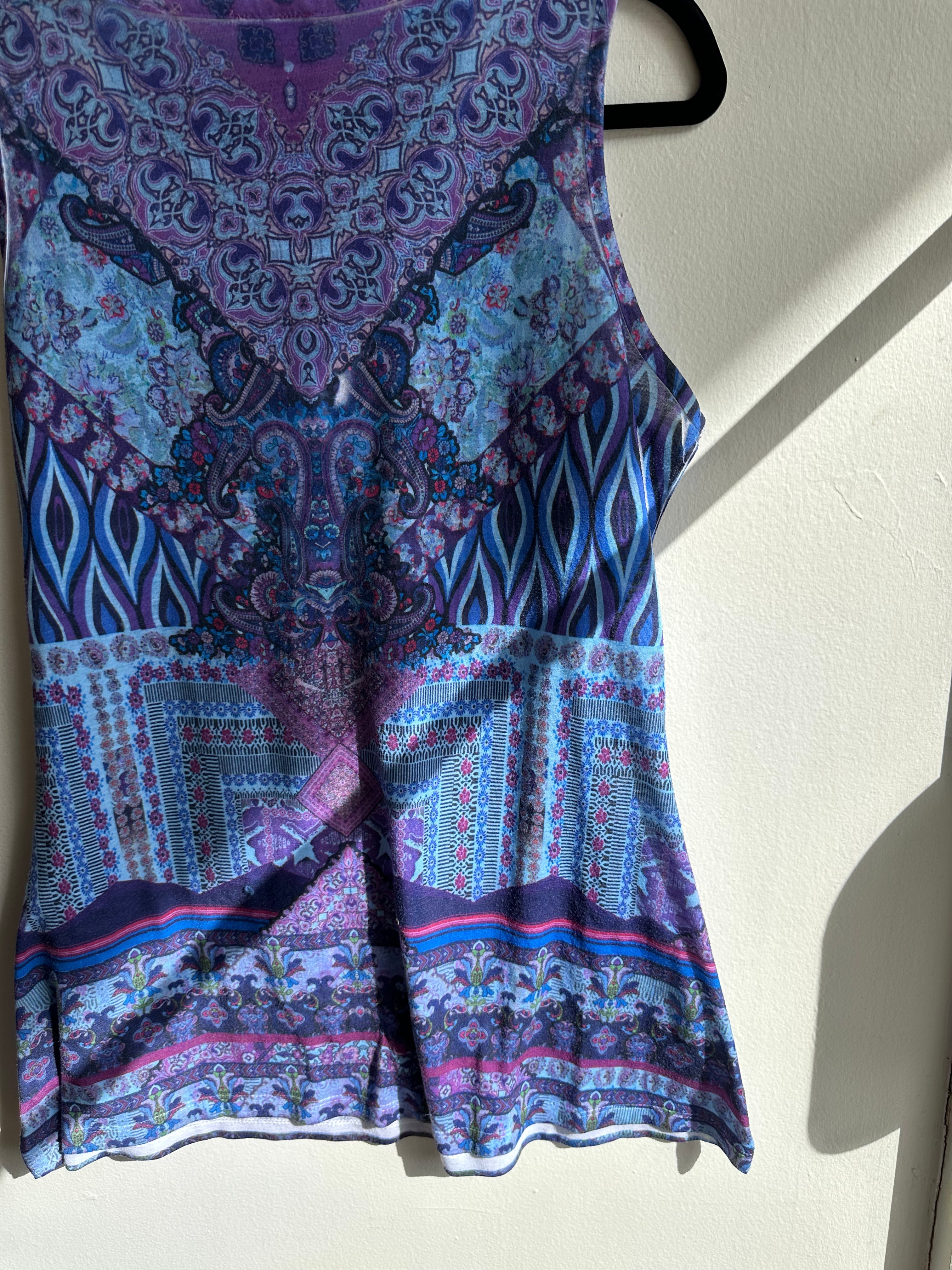 Vintage Y2K Blue Eclectic Patterned Tank Top | Size Medium