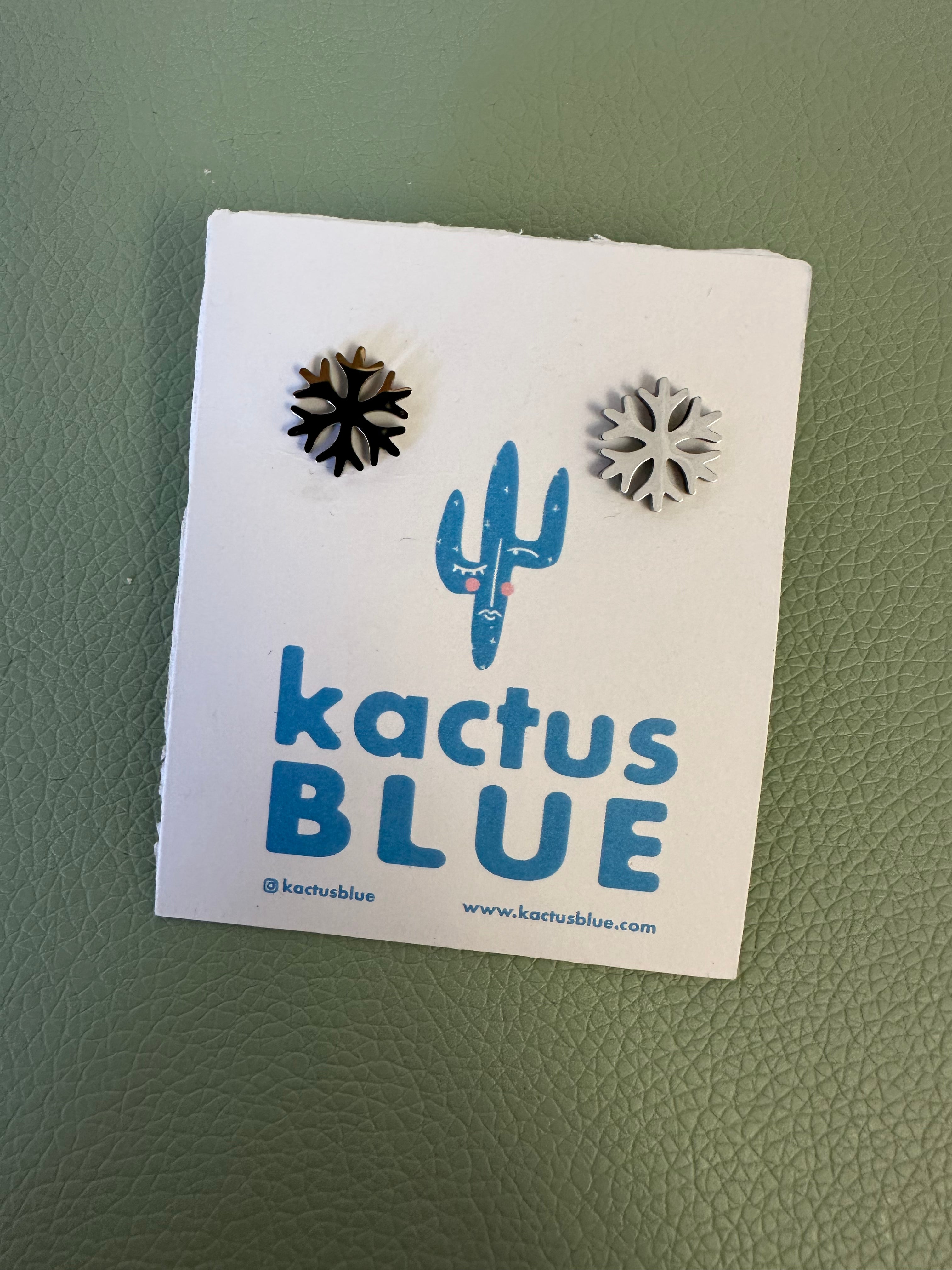 Kactus Blue - Silver Snowflake Stud Earrings