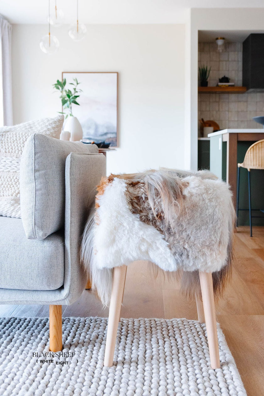 VANI - Mélange Sheepskin Stool, straight wool