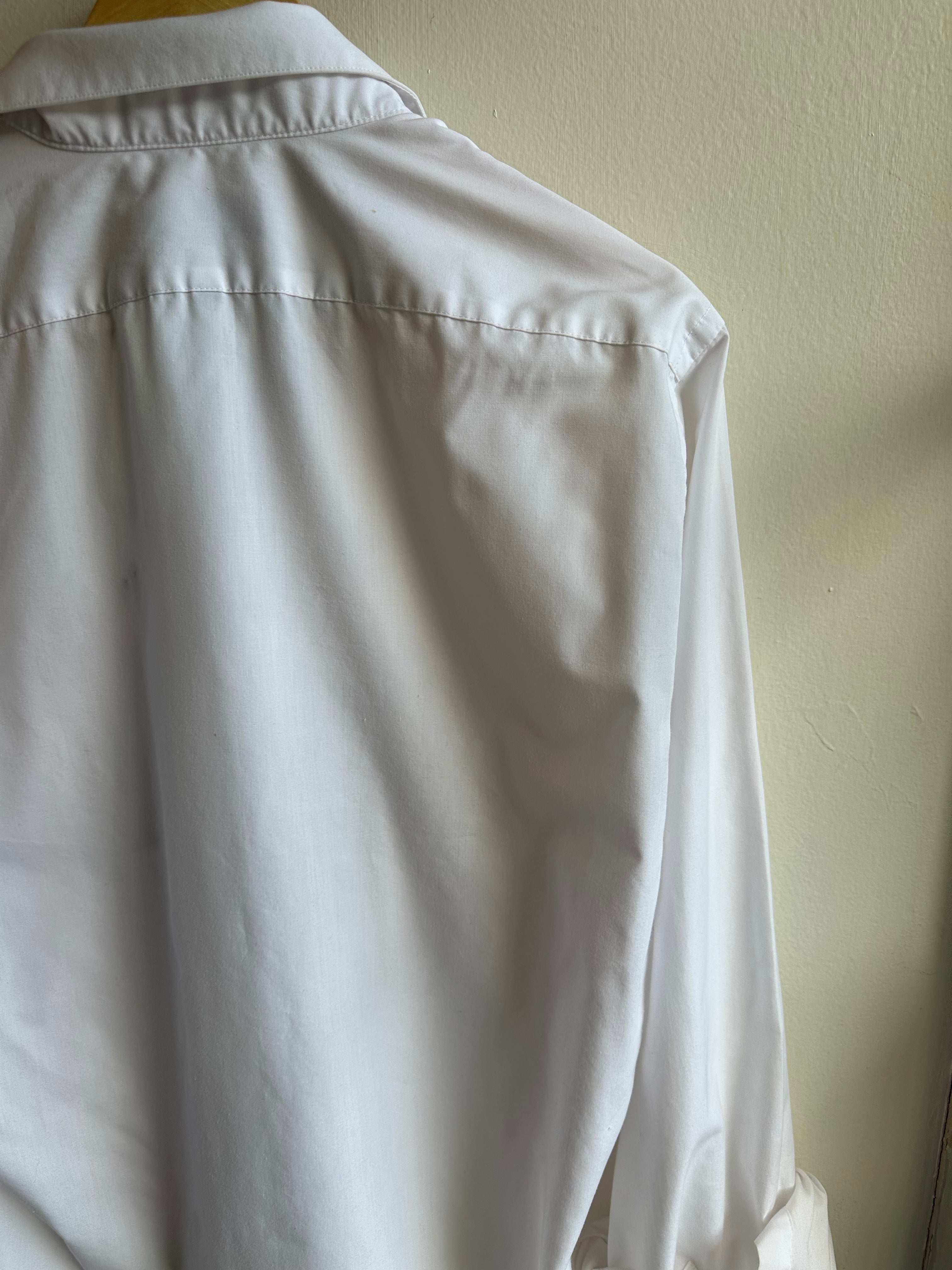 Van Heusen Fitted White Button Up Shirt | Size Men’s Medium
