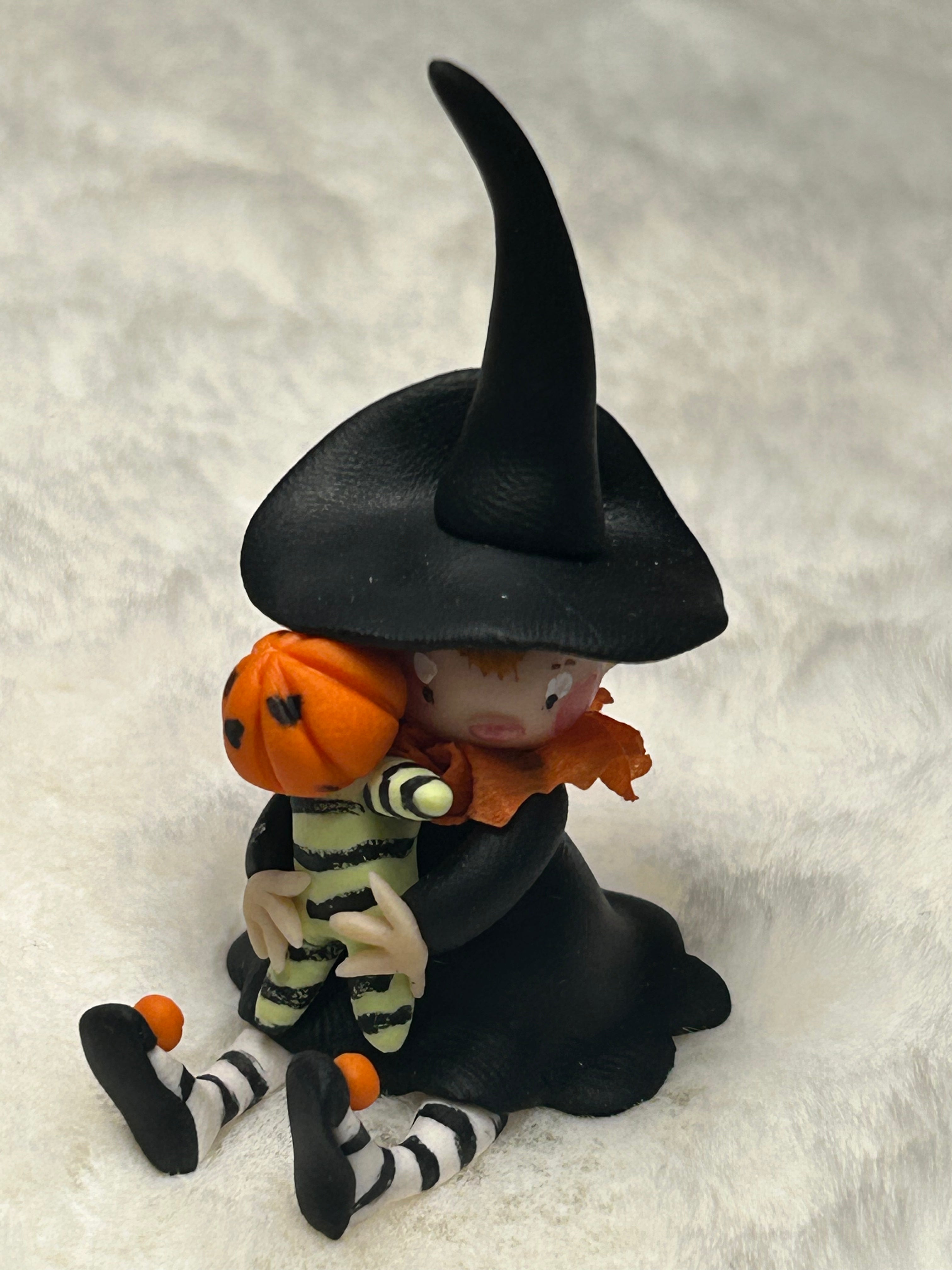 Mini Sorcière et son bébé effrayant