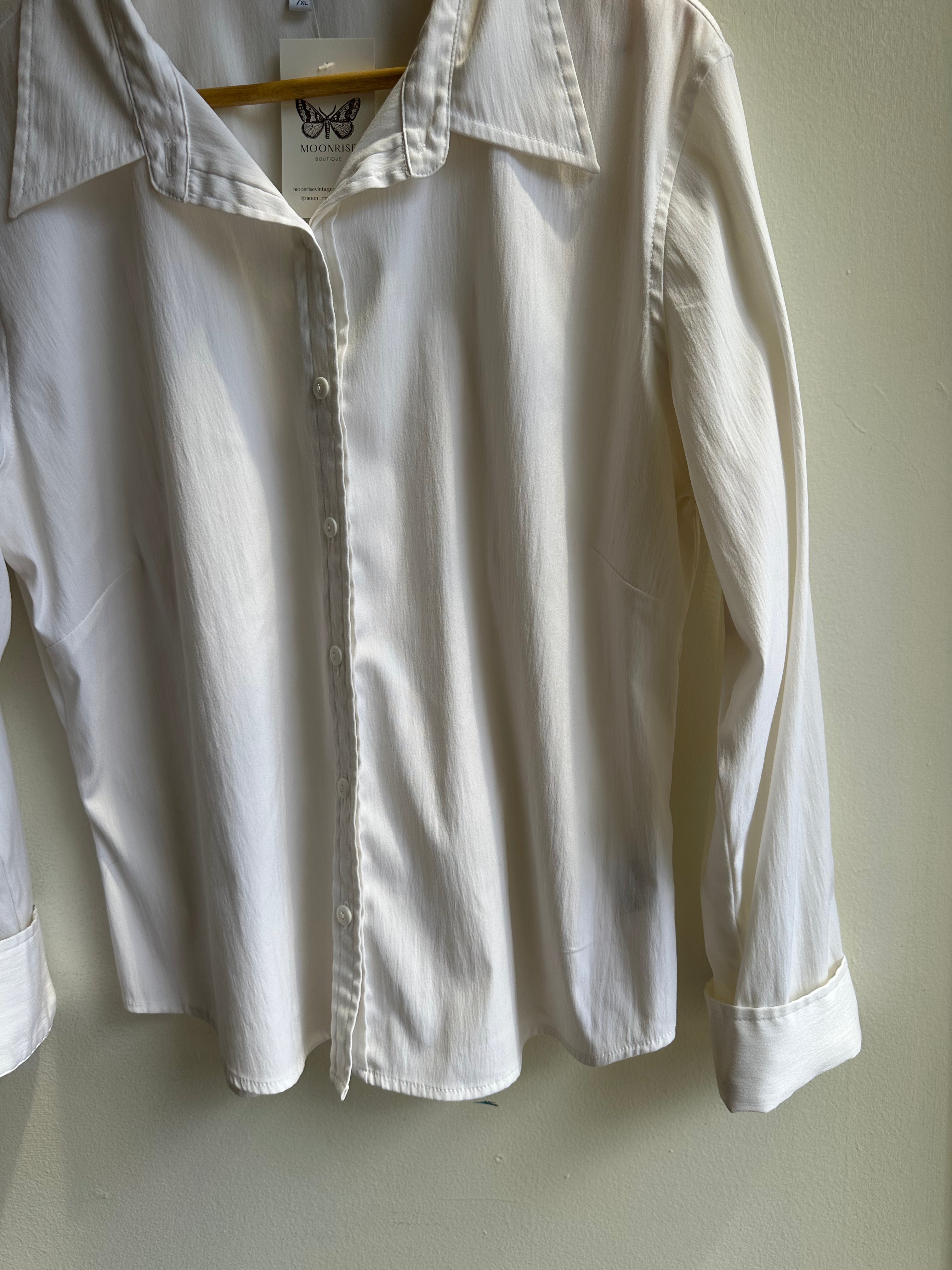 Vintage Dream Blouse – Soft Textured White Button-Up | Size Extra Large