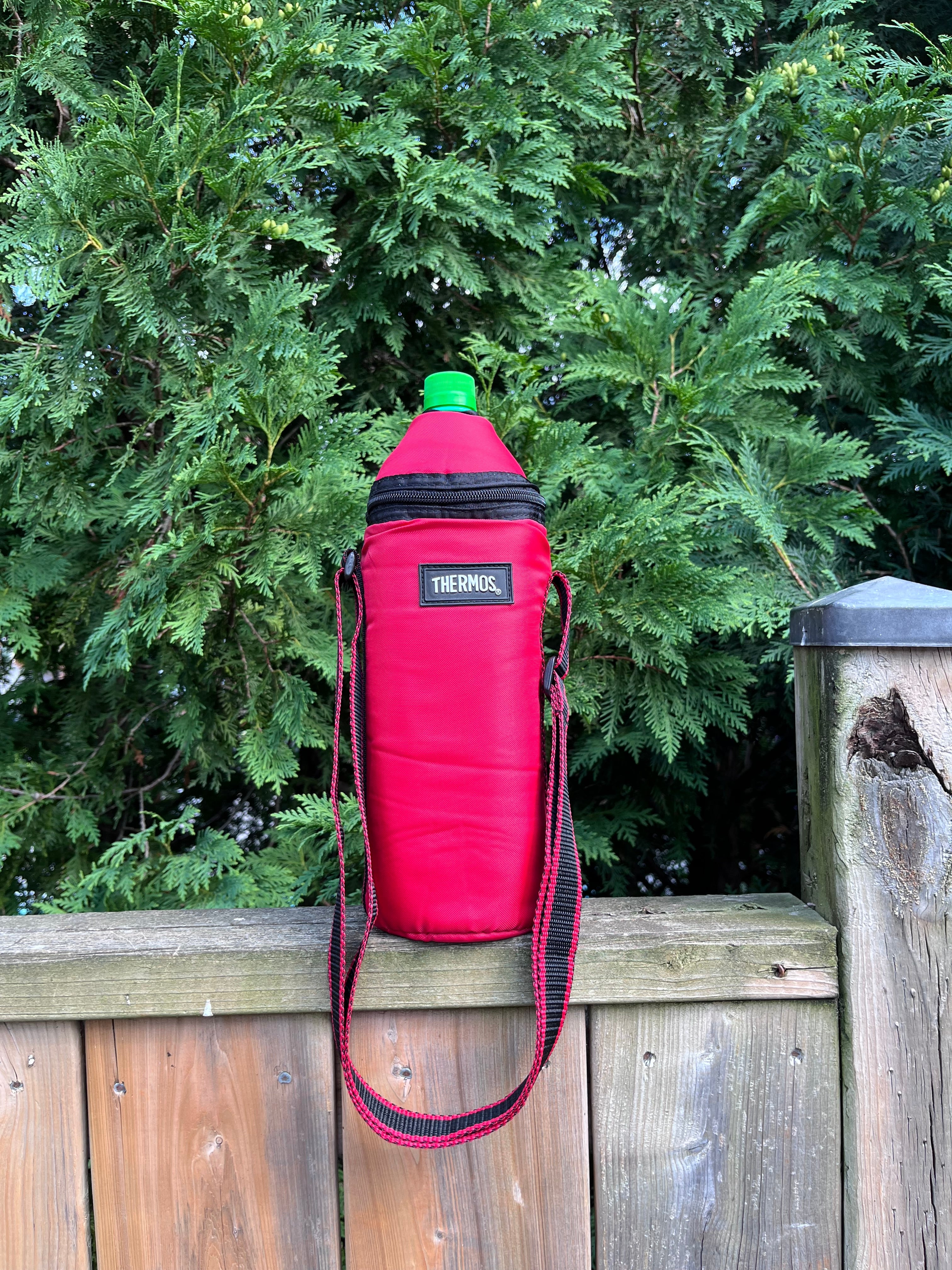 Thermos Sport Bottle Soft Cooler Bag with Easy Sip / Pour Port