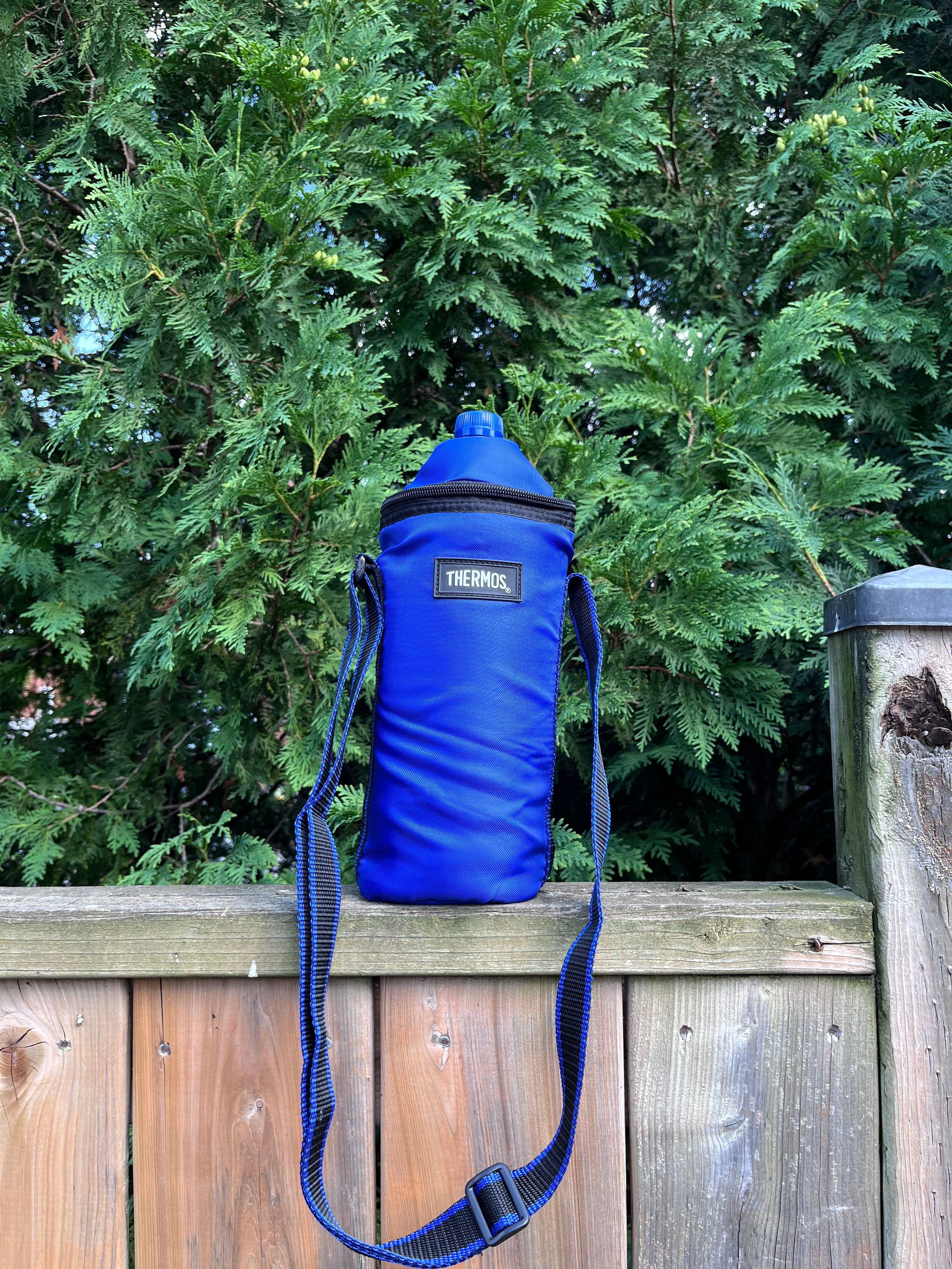 Thermos Sport Bottle Soft Cooler Bag with Easy Sip / Pour Port