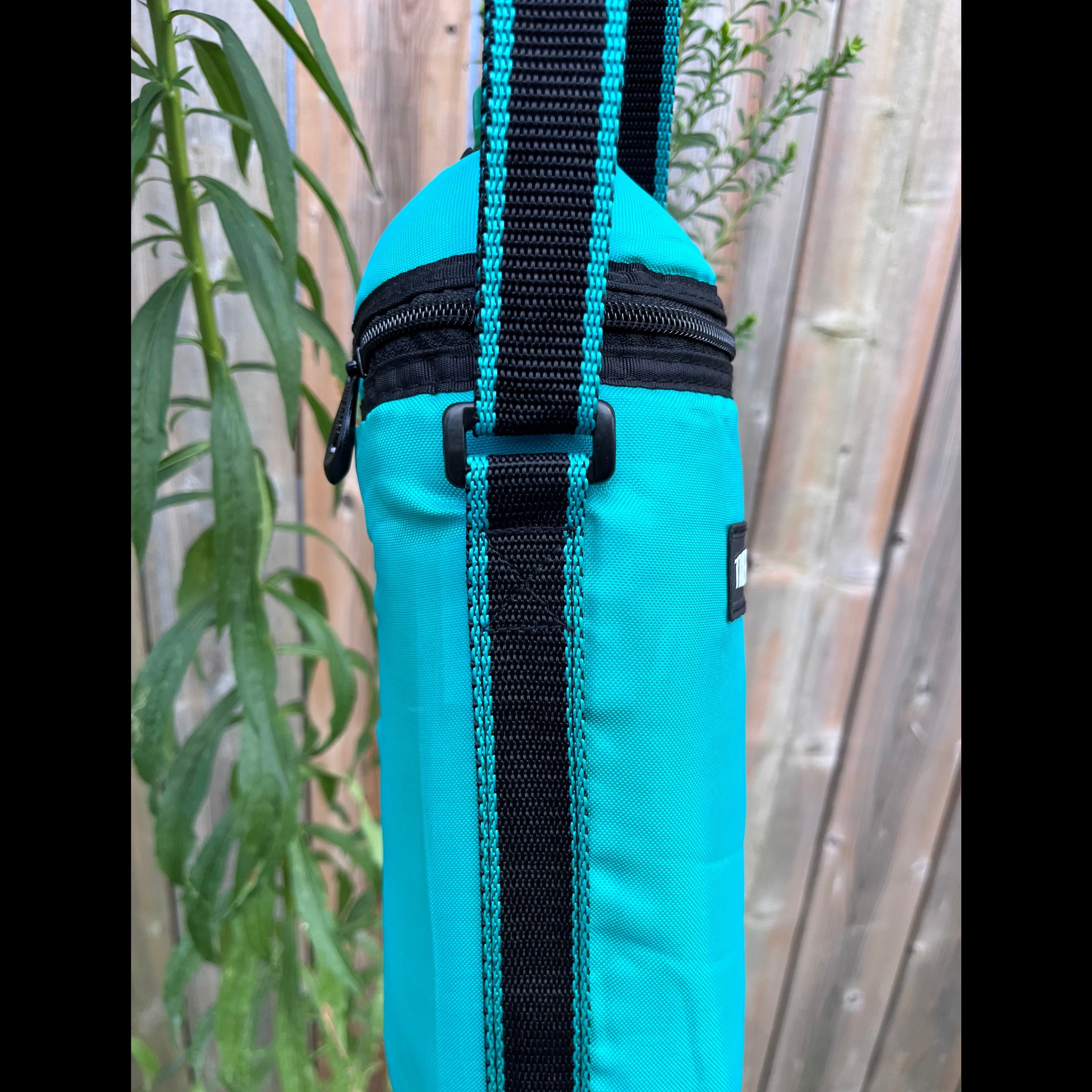 Thermos Sport Bottle Soft Cooler Bag with Easy Sip / Pour Port