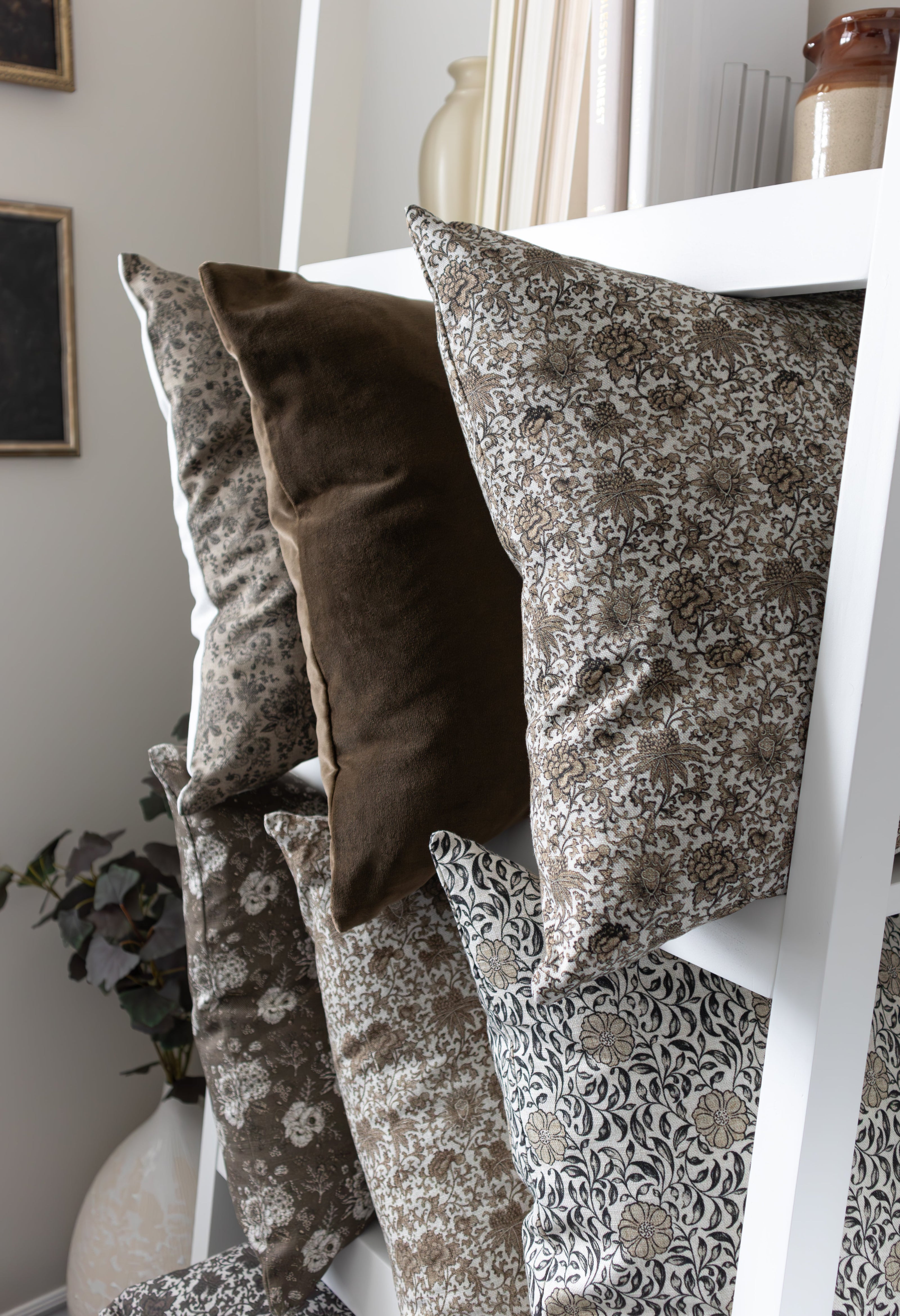 Olive | Velvet Pillow Cover
