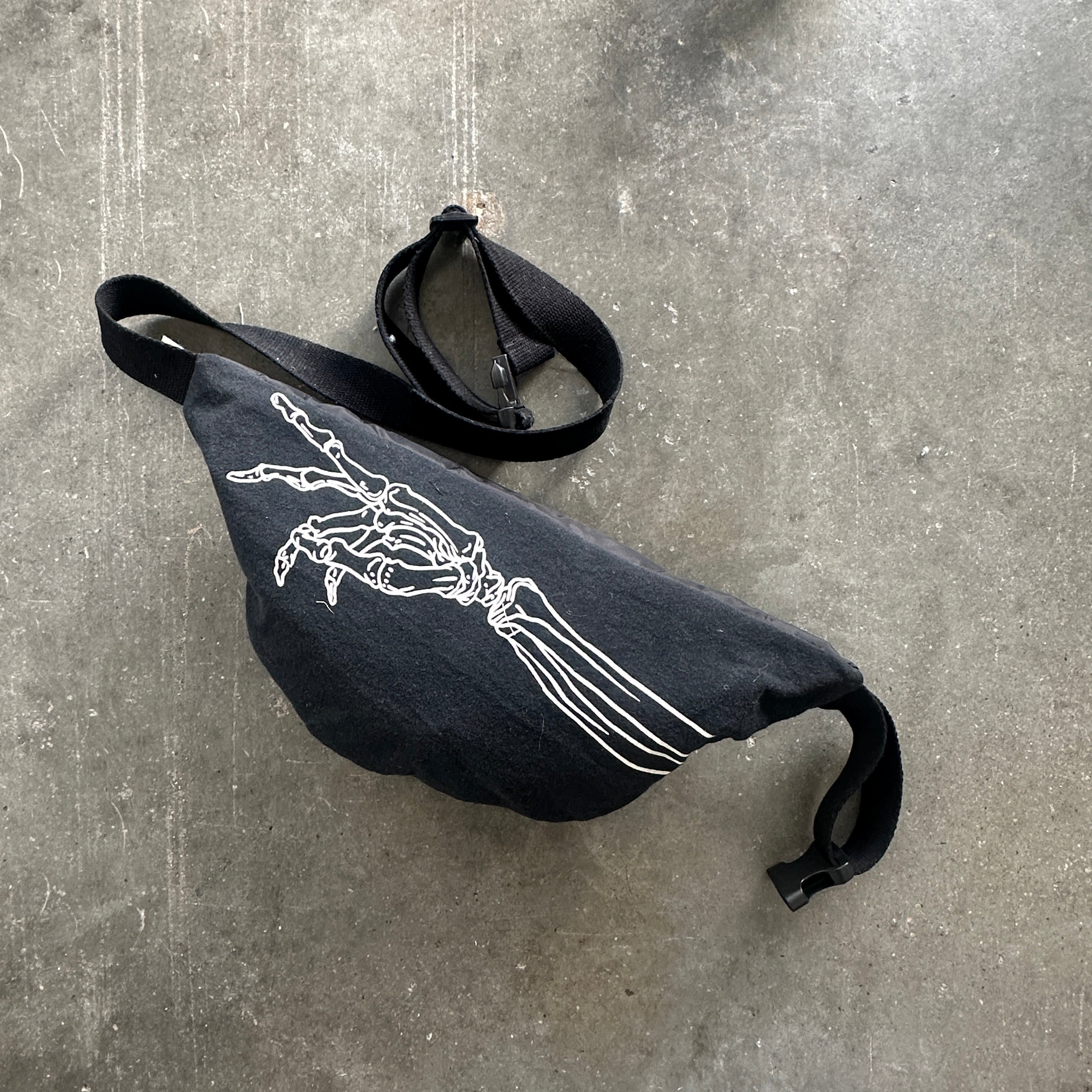 The Cross Body Bag - Capita Skeleton Peace