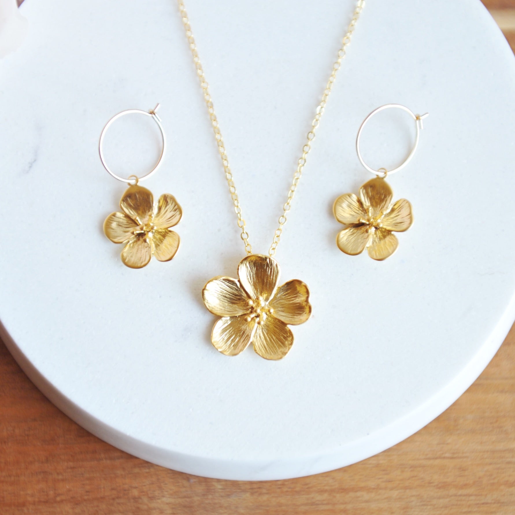 AVERY Necklace