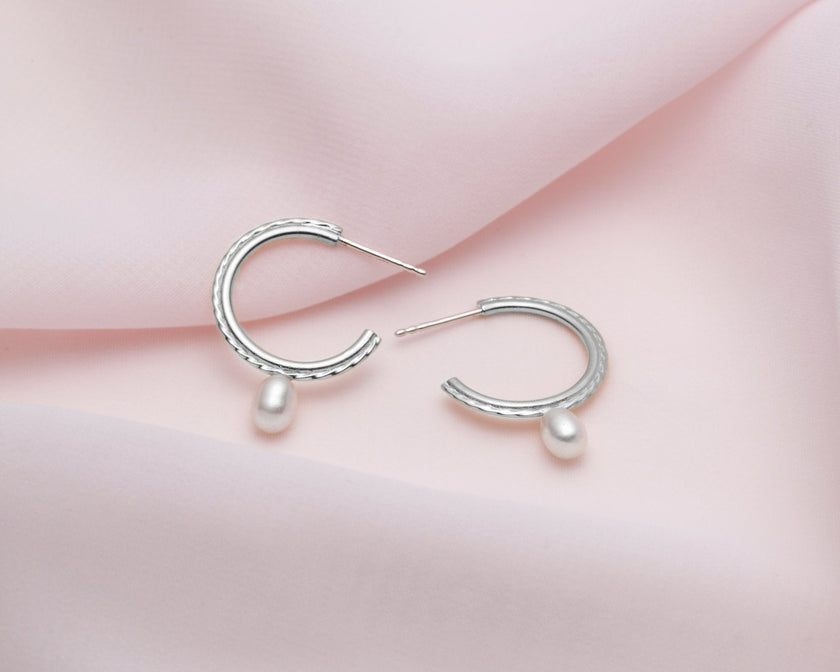 boucles d'oreilles anneaux avec perles