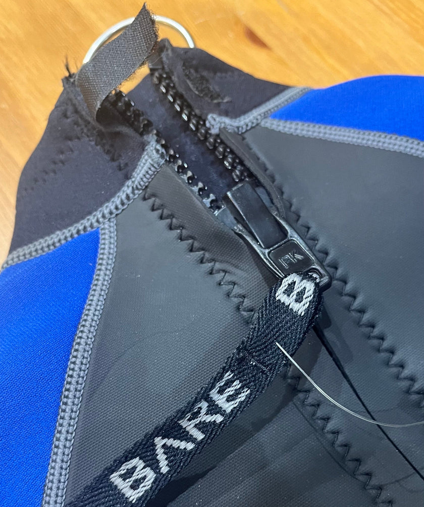 New Bare Attack Women's 3/2mm Wetsuit Size 8