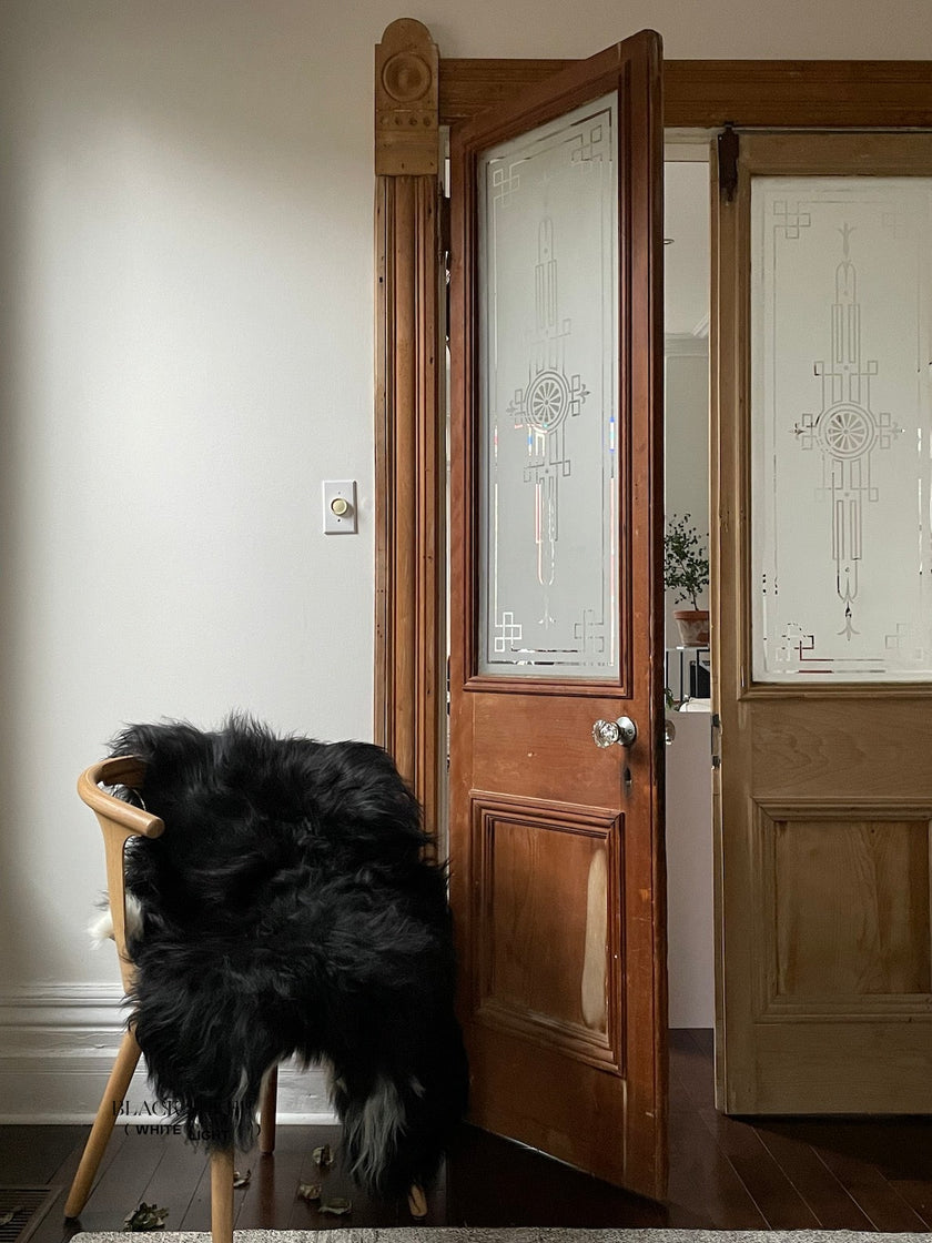 Spotted Icelandic Sheepskin | Maximal