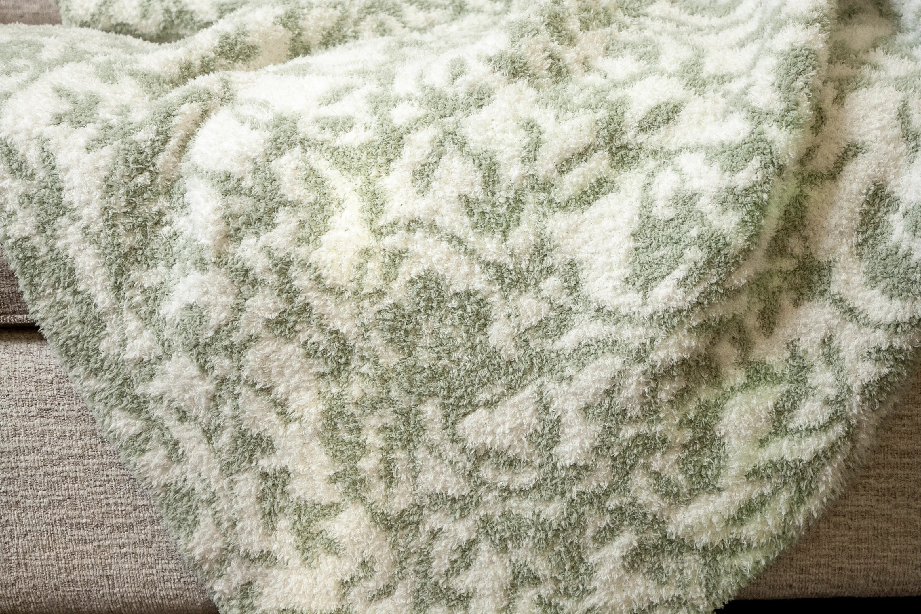 Desert Sage & White Fairy Garden Vine Print Extended Throw