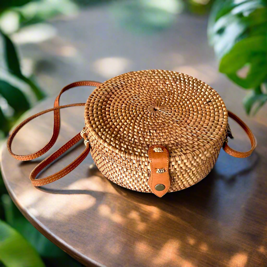 Round Rattan Purse - Natural