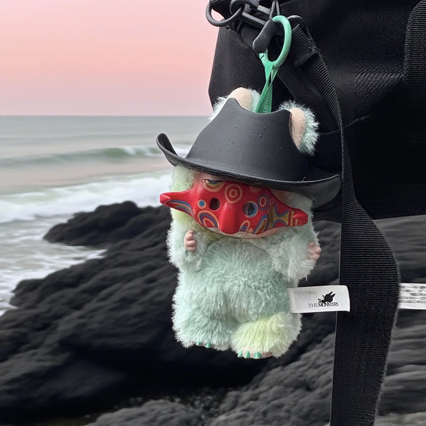 [pre order] Labubu Halloween Mask – Spooky Cute Collectible Costume Accessory