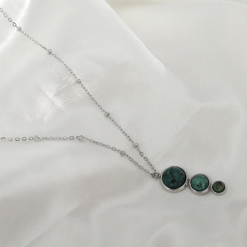 INDY: 3-Stone Pendant Silver Necklace