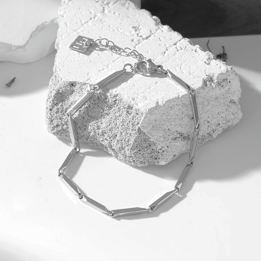 Bracelet en chaîne à perles Style ITARSI Silver : Forme géométrique minimaliste.