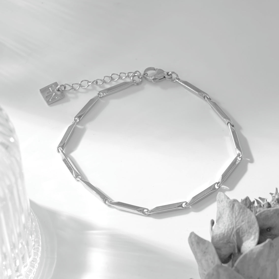 Bracelet en chaîne à perles Style ITARSI Silver : Forme géométrique minimaliste.