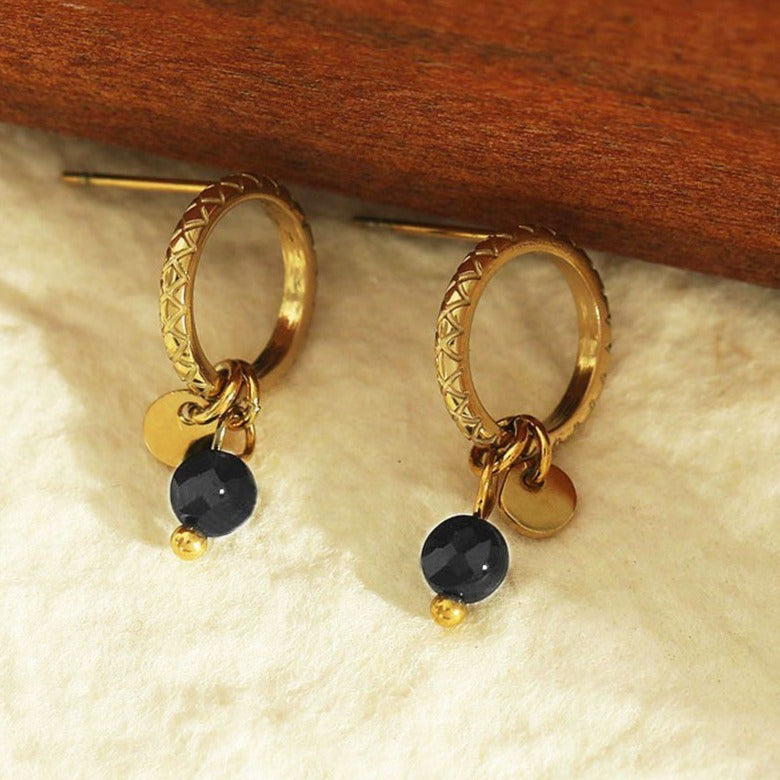 Style JAZMIN : Boucles d'oreilles à puces avec mini breloques