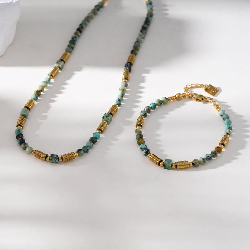 JEMIMA : Bracelet en pierres de turquoise africaine et perles d'or
