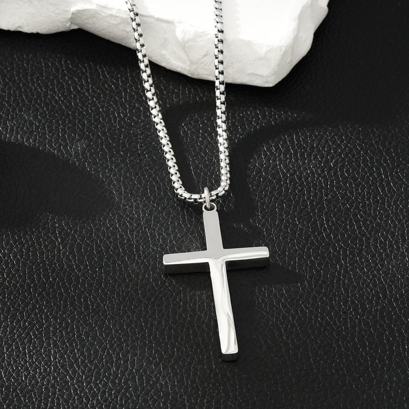 Collier JENGO en argent (or blanc) avec chaîne à maillons carrés et pendentif croix minimaliste pour femmes ou hommes.