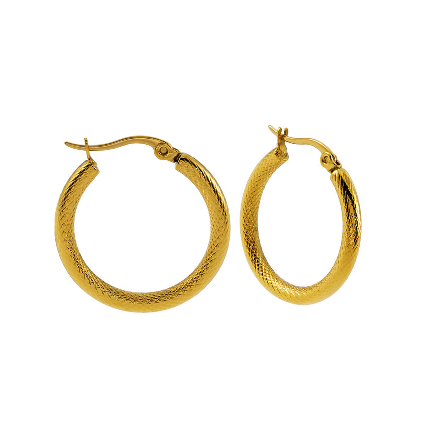 JUNKA Gold : Boucles d'oreilles à motif tressé, largeur moyenne, pour toutes les occasions.