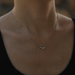 Chaîne en argent perlée KIMI avec pendentif en zircone pavé délicat.