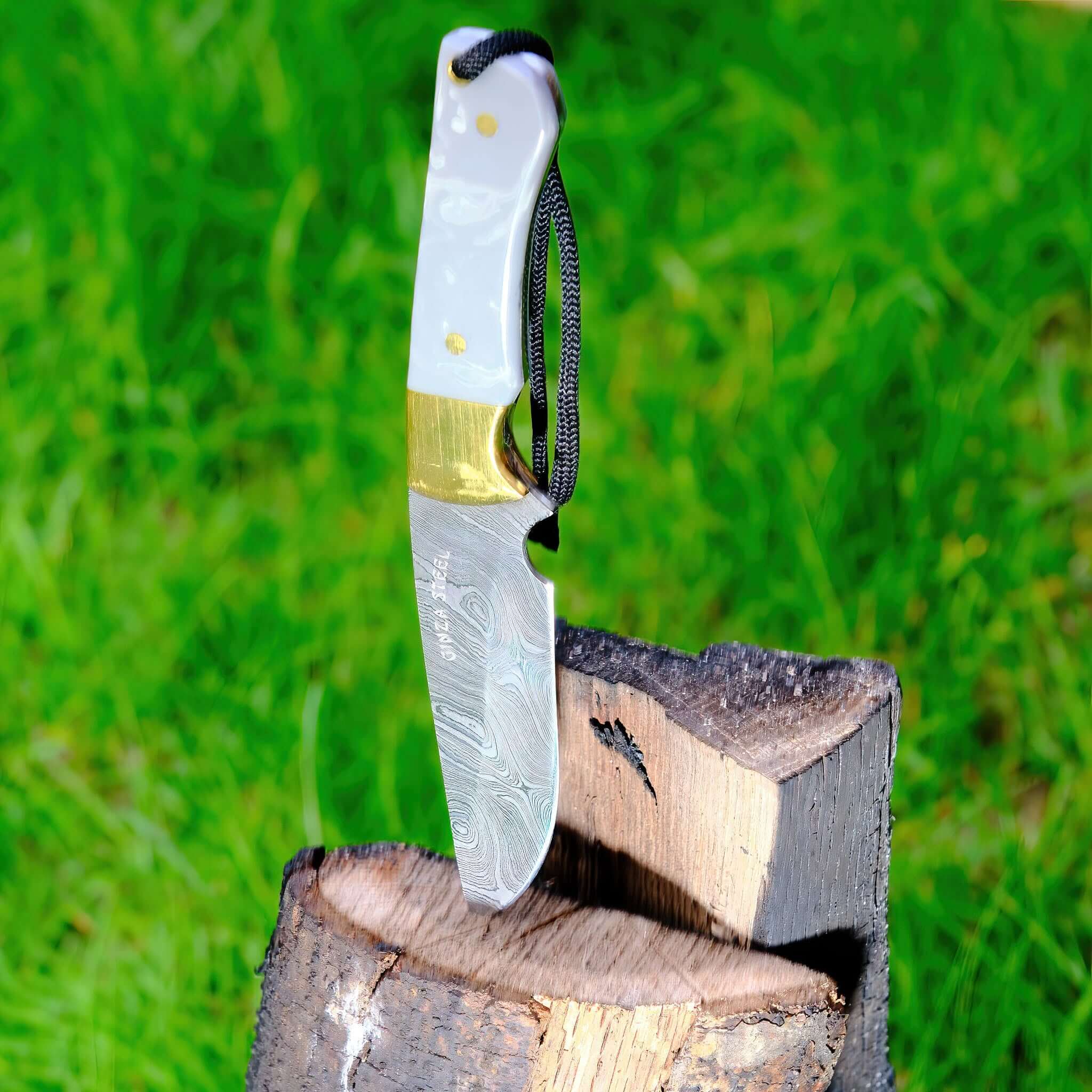 Couteau de boucher en acier damassé Kaito original, lame de 4 pouces avec étui en cuir de première qualité.