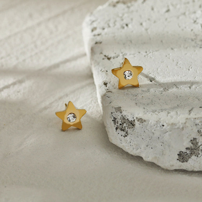 LAYLA Gold: Star Shaped Stud Earrings with a Solitaire Zirconia at Centre
